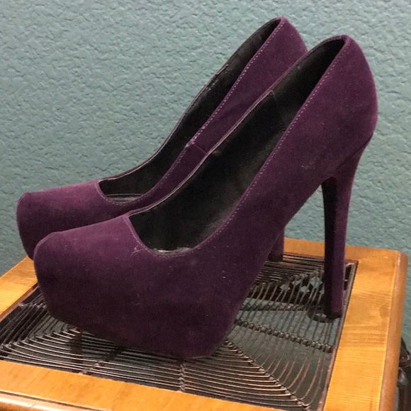 Qupid Heels Almond Toe Platform Classic Pumps - Picture 3 of 7